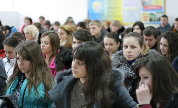В обговоренні даної теми активну участь взяли викладачі та студенти ІІІ – ІV курсів кафедри фінансів і кредиту